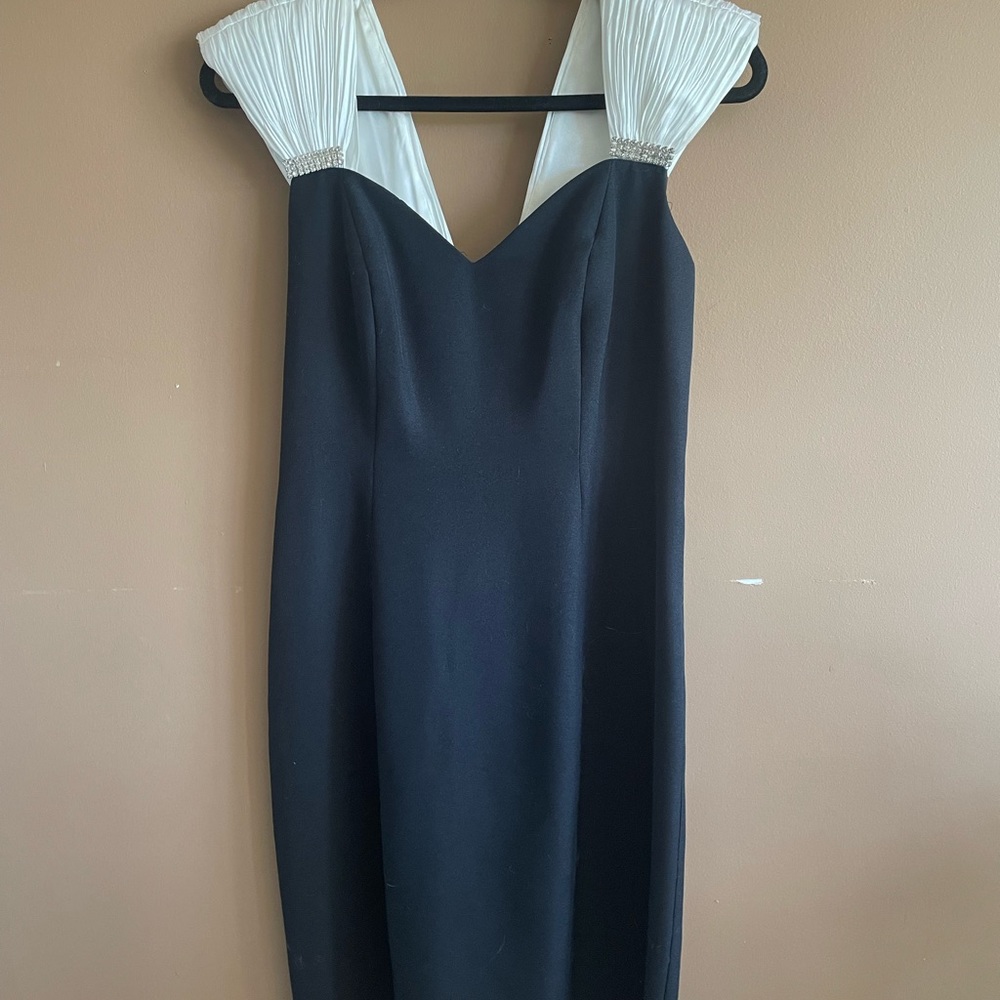 Beautiful Jessica Howard cocktail, evening, or prom dress.